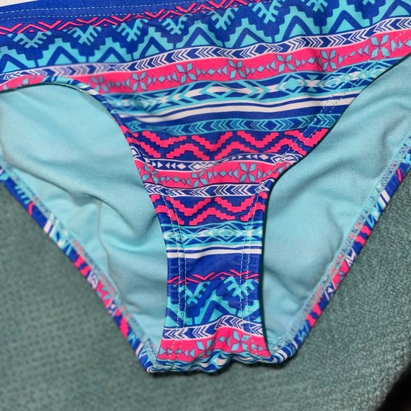 Cute Bikini set - Picture 3 of 6